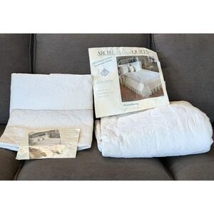 Vtg ARCH Heirloom Patchwork Hand Quilted White Battenberg Sham Lace Full Queen